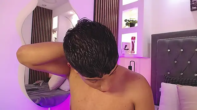 fancy_vixen (M twink) - play with my toy