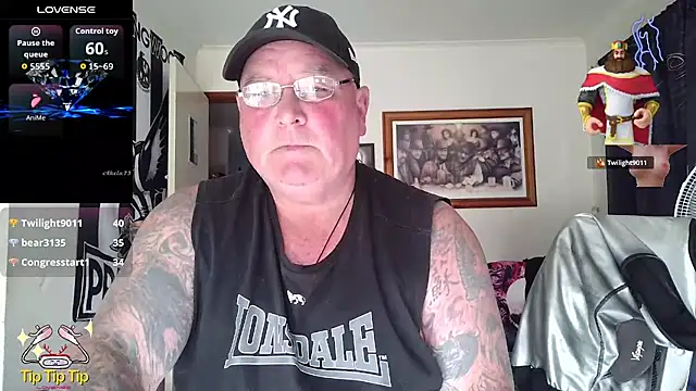 kinkyblueyes69 (M mature) - NAKED