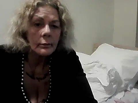 latex_shantie - Latex_shantie's free webcam - UK Sex Cams