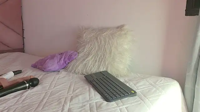 eva_sin18 live sex cam