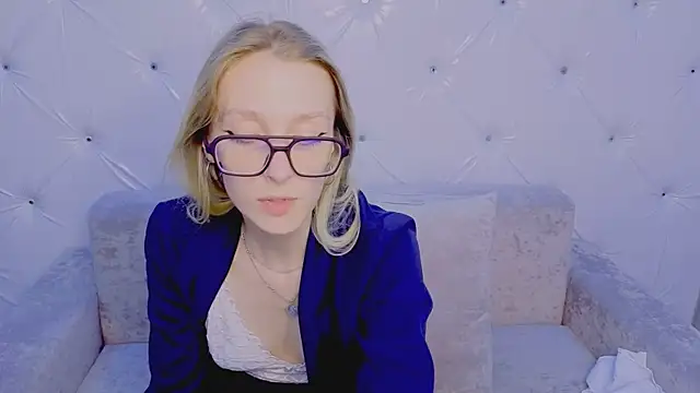 Akiro_Kim7 live sex cam