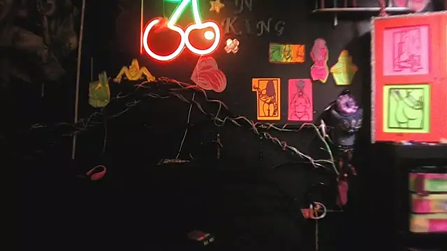 daddyandsplashqueen (Ask my age) - Shake This Phat Ass For U