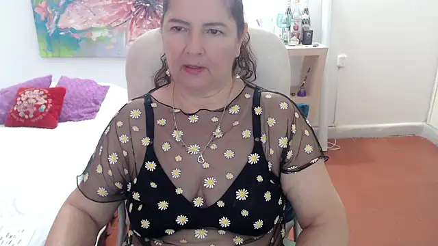 leonela_69 (F mature) - squirt