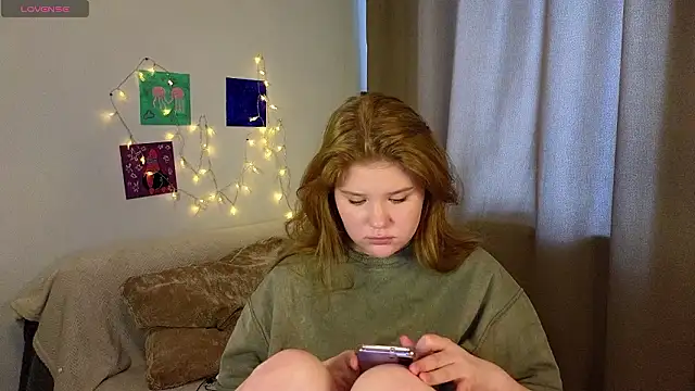 laseymoon (F teen) - playing with tits +ahegao