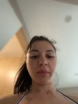 JulliaVegas live cam