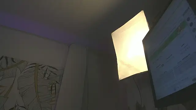 bella_houston_ (T teen) - INSIDE  FINGERS IN ASS