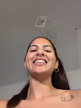 Webcam Model (chicachocolate01)  is live.Free join now!