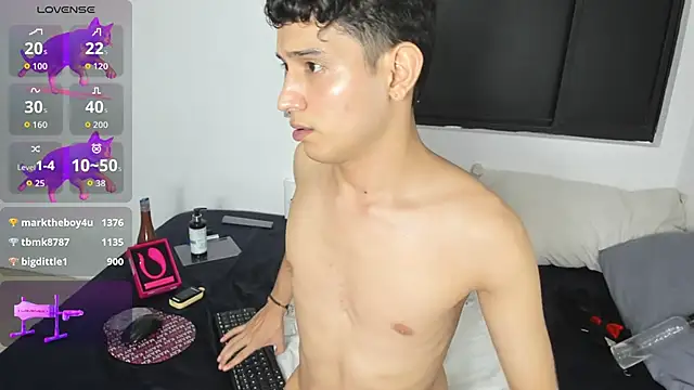 benjamin_buster - Benjamin_Buster's free webcam - UK Sex Cams