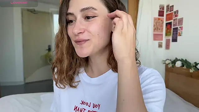 cutiemari (Ask my age) - tease my clit in panties