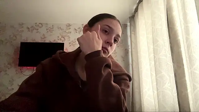 pagedlard (F teen) - Neck tease