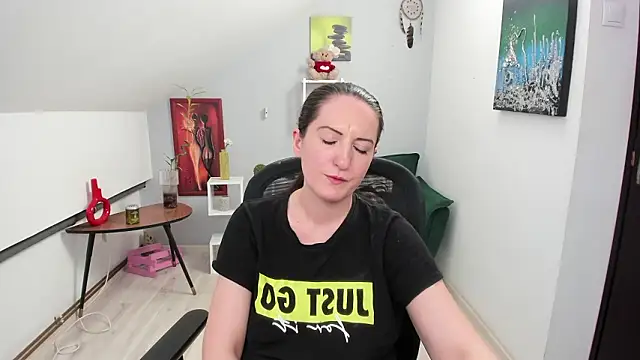 chloehottyx (F young) - oil boobs at goal