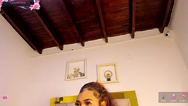 vahiolet_fuentes - Vahiolet_fuentes's free webcam - UK Sex Cams