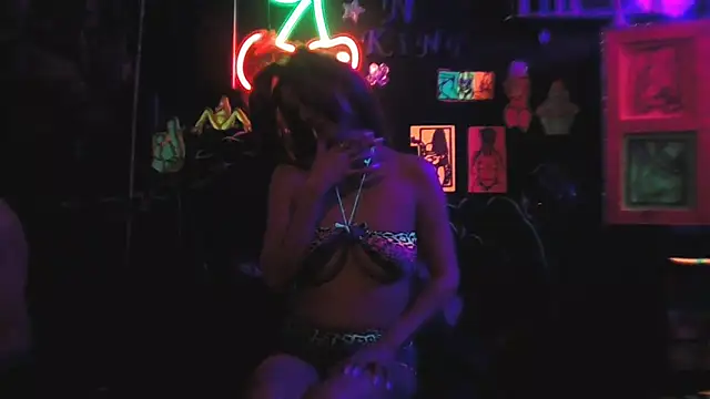 daddyandsplashqueen (Ask my age) - Shake This Phat Ass For U