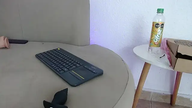 carolineaikos - CarolineAikos's free webcam - UK Sex Cams