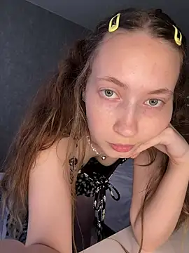 Webcam Model (Holy_Poly)  is live.Free join now!