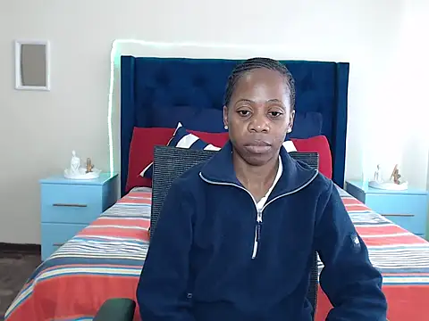 QUEENMANDYY live cam profile