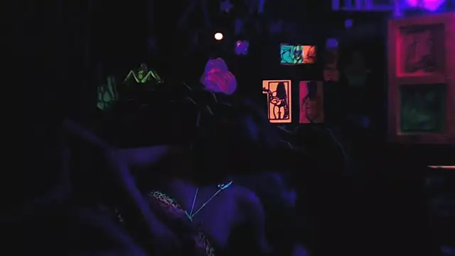 daddyandsplashqueen (Ask my age) - Shake This Phat Ass For U