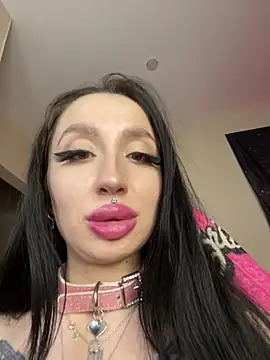 Webcam Model (Molly__Moon)  is live.Free join now!