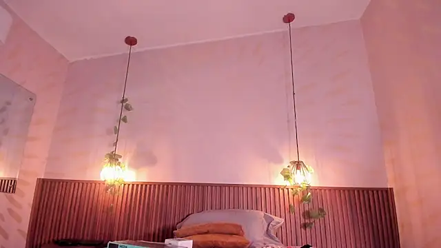 daphne_courtis - Daphne_courtis's free webcam - UK Sex Cams