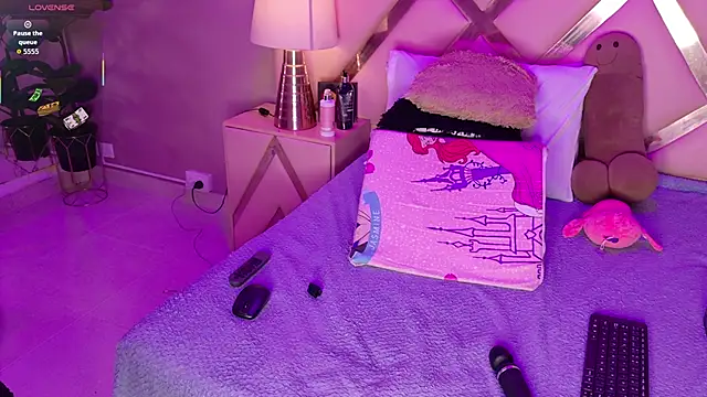 malaikabrown (F young) - Domi Nipple Tease ⚡🍒