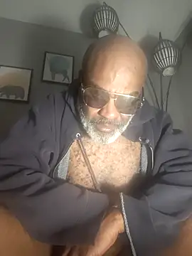 sinnernoir - Sinnernoir's free webcam - UK Sex Cams