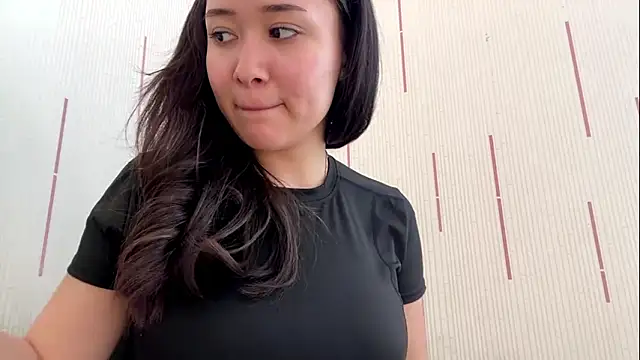 yourmiia - YourMiIa's free webcam - UK Sex Cams