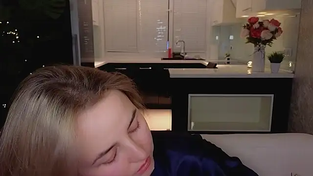 mira_mermayd - Mira_Mermayd's free webcam - UK Sex Cams