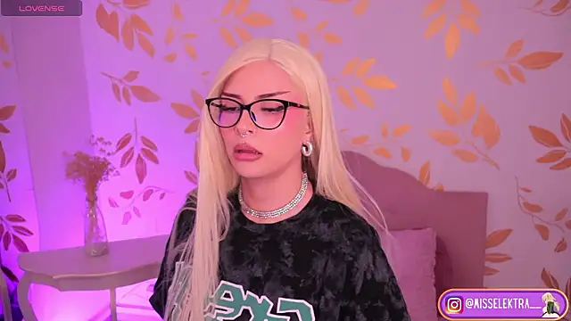 misselektra__ - Misselektra__'s free webcam - UK Sex Cams