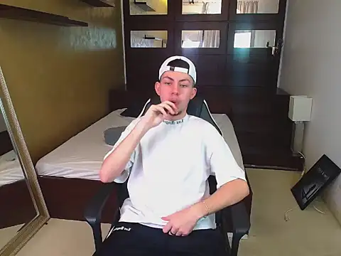 krewvaughn (M twink) - Full naked + OIL SHOW😘