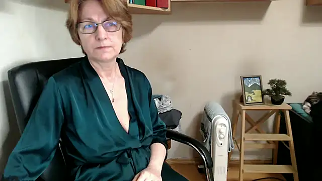 katemodel (F mature) - naked dancing