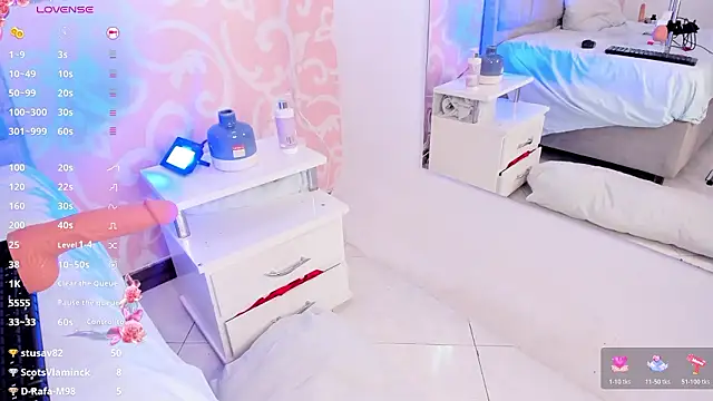 lolaa-evans - Lolaa-evans's free webcam - UK Sex Cams