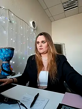 juicy_peachlux (F young) - hard spank show!