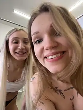 streetsquirt (Ask my age) - rub pussies each other over panty