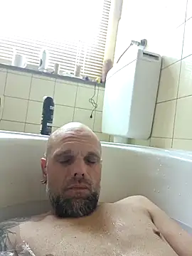 ladyshaker82 (Ask my age) - See me cum all over