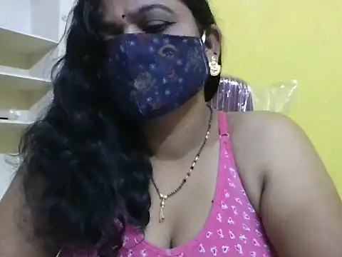 anu-reddyy live sex cam