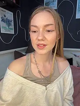 milamoone (F young) - 🥵Fountain SQUIRT and NAKED TITS 💦