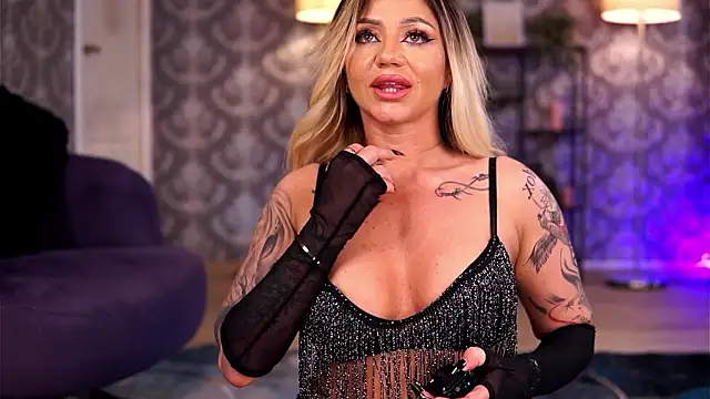 AlmaVelia live cam profile