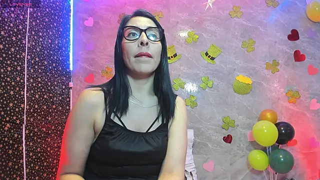 adellelennoxx - Adellelennoxx's free webcam - UK Sex Cams