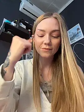 milamoone (F young) - 🥵Fountain SQUIRT and NAKED TITS 💦