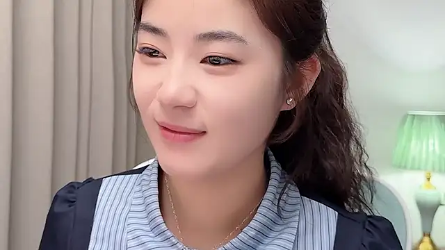 nicole20266 (F teen) - 甜甜的直播间，等你来