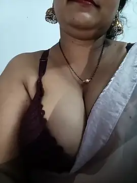 Webcam Model (Nyra-23) is live