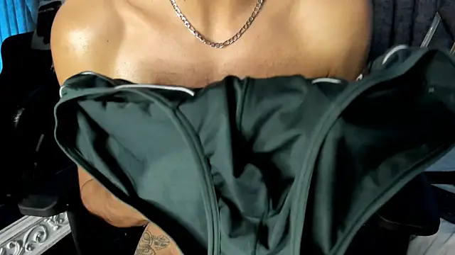 Live cam model NicolaiKarav broadcasting live