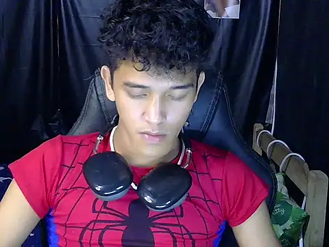 hugekenbigcock live sex cam