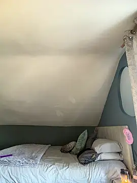 saskia_xx - Saskia_xx's free webcam - UK Sex Cams