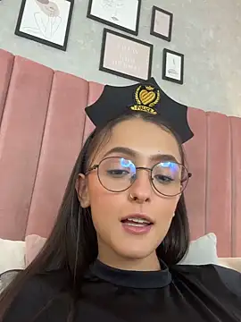 Webcam Model (NataliaRivera_)  is live.Free join now!