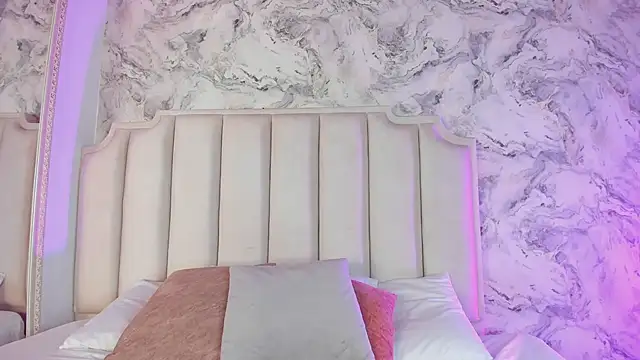 tamara_ferrer (F young) - Spit my pussy + taste pussy