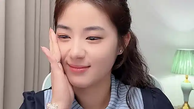 nicole20266 (F teen) - 甜甜的直播间，等你来