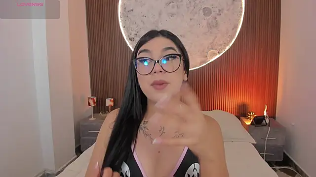 rosecassie (T young) - naked and play body