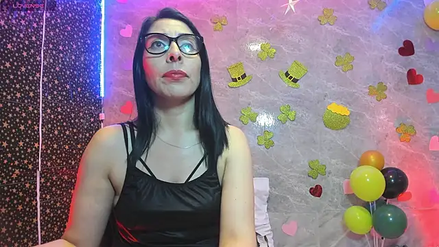 adellelennoxx - Adellelennoxx's free webcam - UK Sex Cams