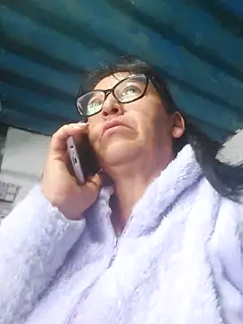 Webcam Model (clarita_01) is live